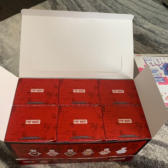 Pop Mart Skull Panda Blindbox - Picture 3 of 3